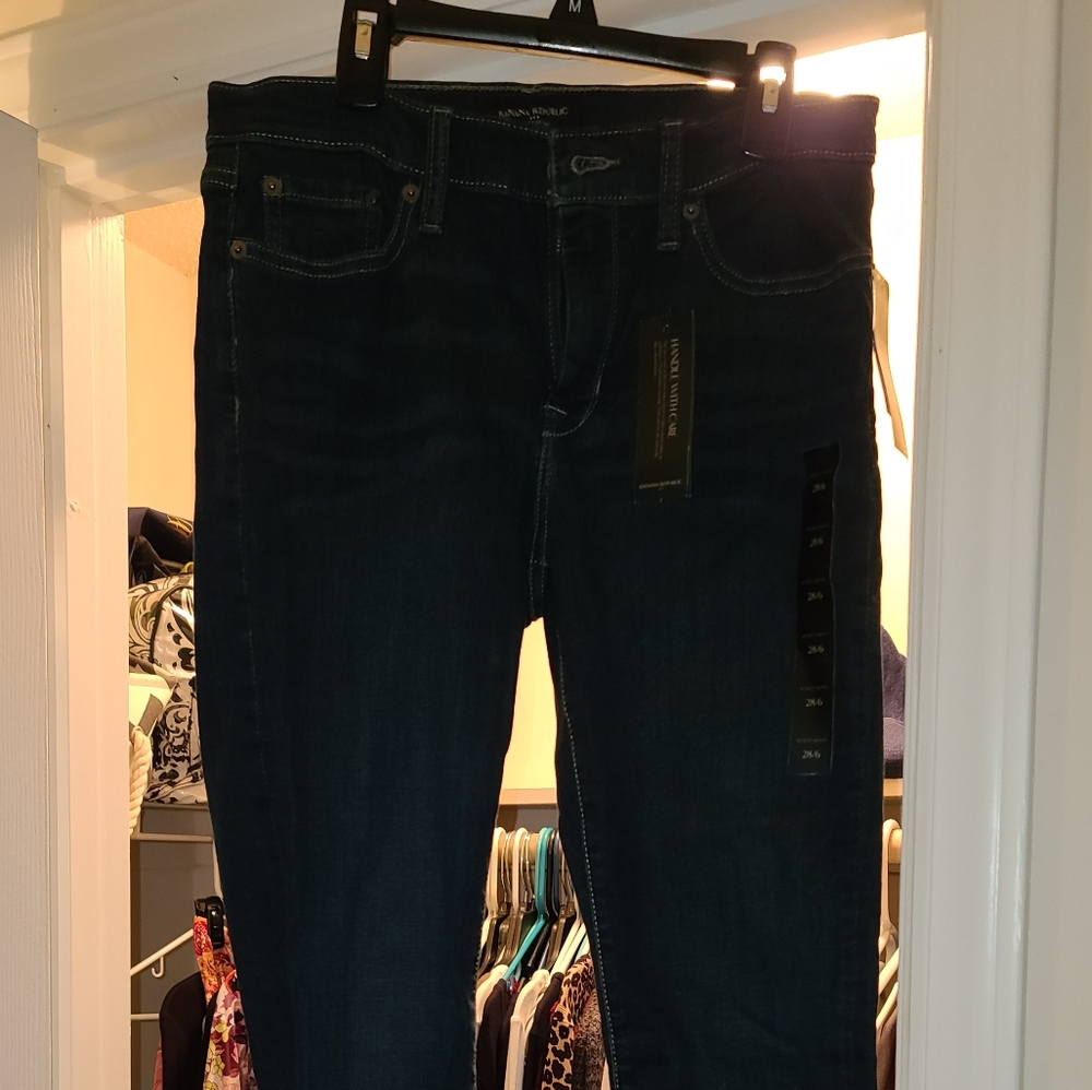2 pair of size 6 Banana Republic skinny jeans